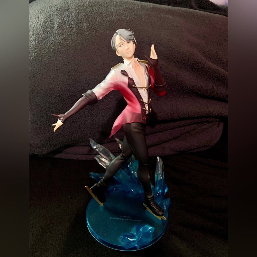 Yuri on Ice Viktor Nikiforov figurine